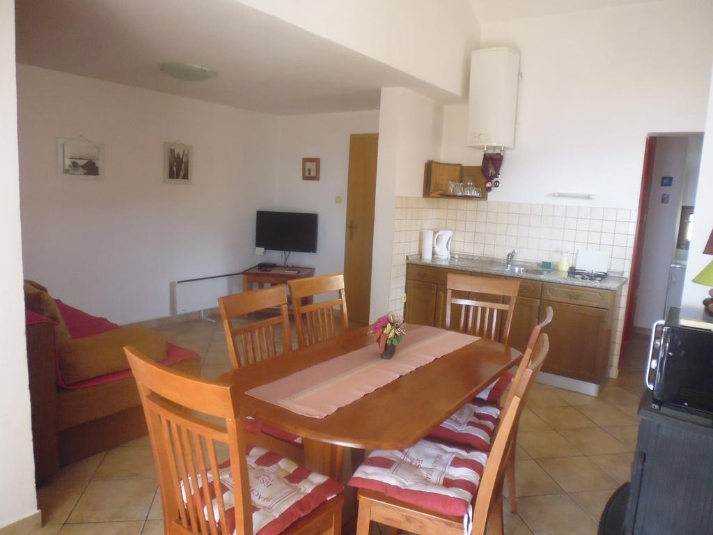 Apartments Jadranka Povile Novi Vinodolski Ruang foto