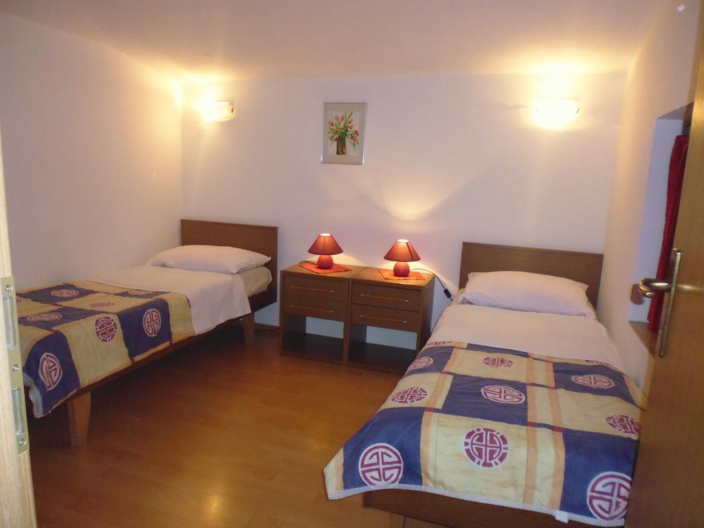 Apartments Jadranka Povile Novi Vinodolski Ruang foto