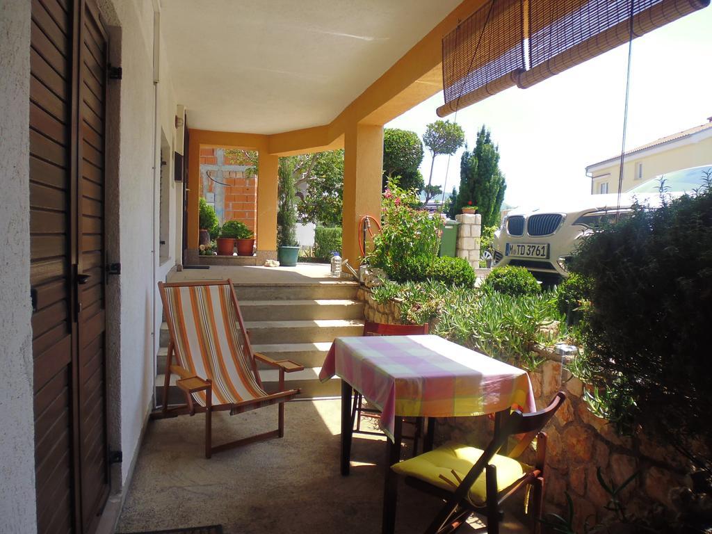 Apartments Jadranka Povile Novi Vinodolski Ruang foto